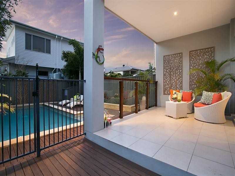 1/9 Cedar Court, Burleigh Heads QLD 4220