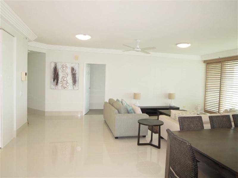 58/177 Old Burleigh Road, Broadbeach QLD 4218