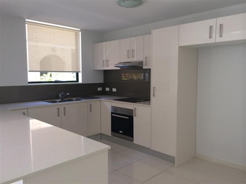 2/3 Beach Parade, Surfers Paradise QLD 4217