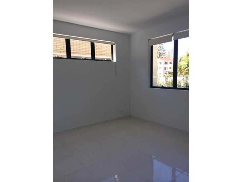 2/3 Beach Parade, Surfers Paradise QLD 4217