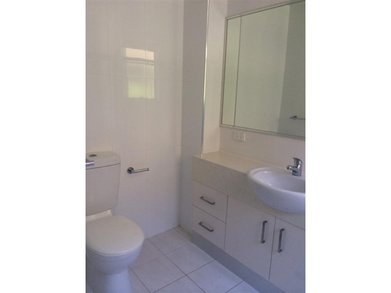 2/3 Beach Parade, Surfers Paradise QLD 4217