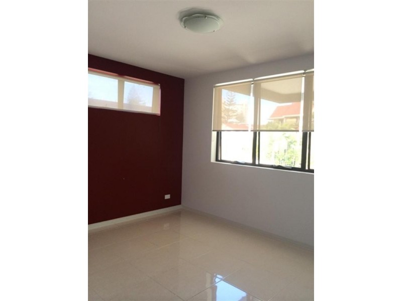 Unit 5/3 Beach Parade, Broadbeach QLD 4218