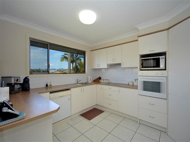58 Honeyeater Drive, Burleigh Waters QLD 4220