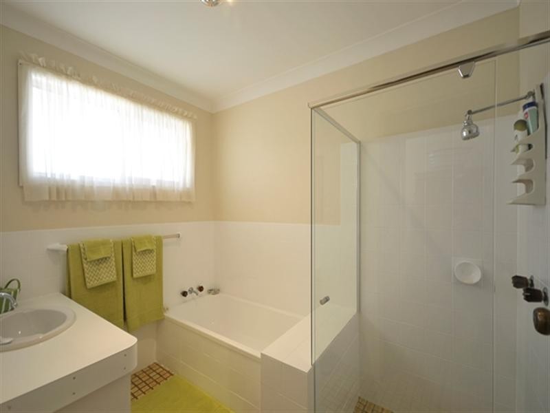 58 Honeyeater Drive, Burleigh Waters QLD 4220