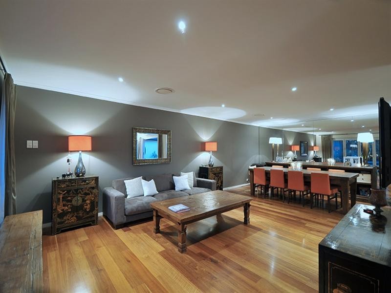 20 Barrier Reef Drive, Mermaid Waters QLD 4218