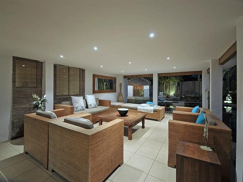 20 Barrier Reef Drive, Mermaid Waters QLD 4218