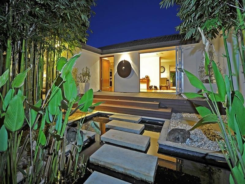 20 Barrier Reef Drive, Mermaid Waters QLD 4218