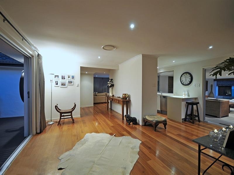 20 Barrier Reef Drive, Mermaid Waters QLD 4218