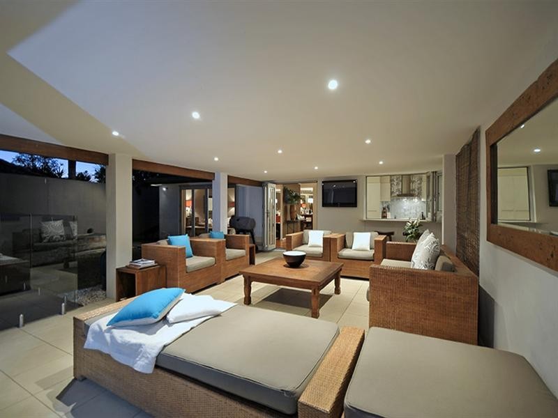 20 Barrier Reef Drive, Mermaid Waters QLD 4218