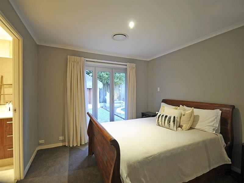 20 Barrier Reef Drive, Mermaid Waters QLD 4218