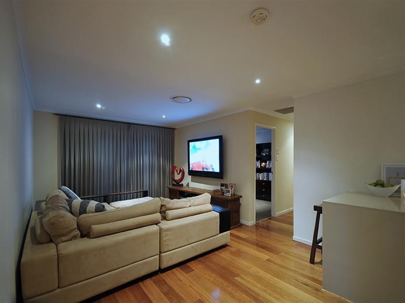 20 Barrier Reef Drive, Mermaid Waters QLD 4218