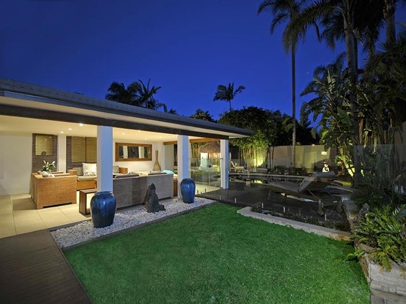 20 Barrier Reef Drive, Mermaid Waters QLD 4218