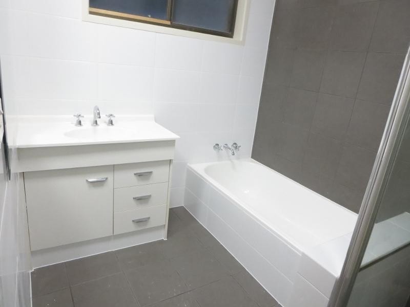 86 Honeyeater Drive, Burleigh Waters QLD 4220