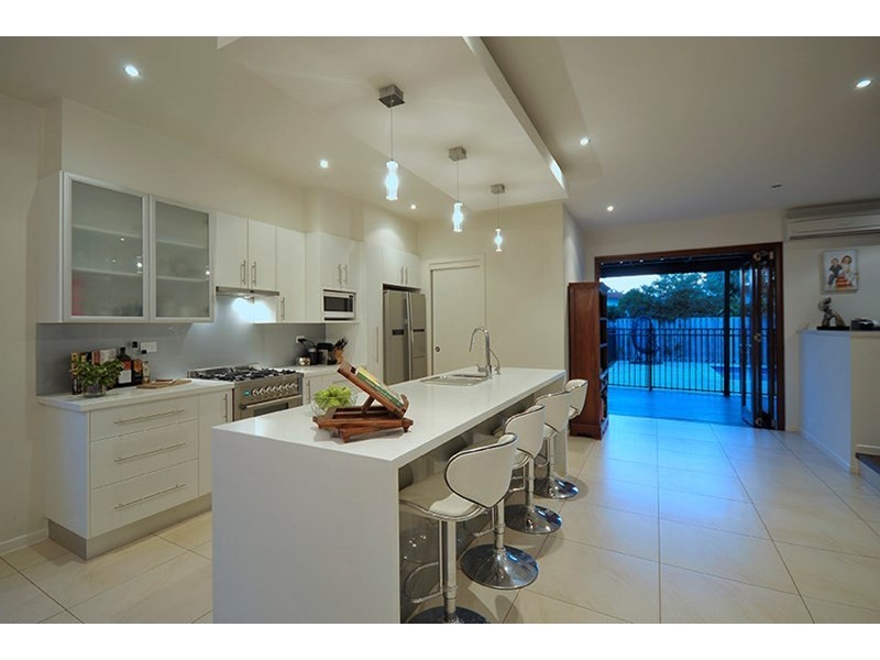 29 Boongala Road, Broadbeach Waters QLD 4218