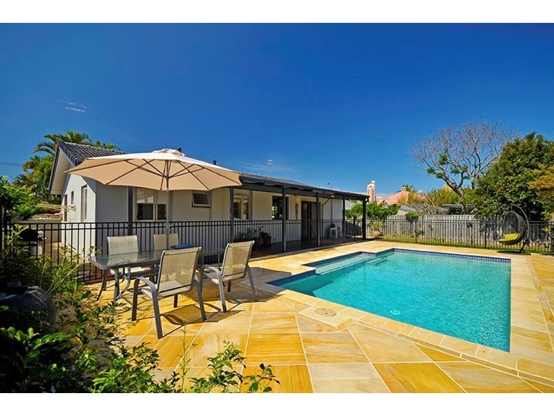 29 Boongala Road, Broadbeach Waters QLD 4218
