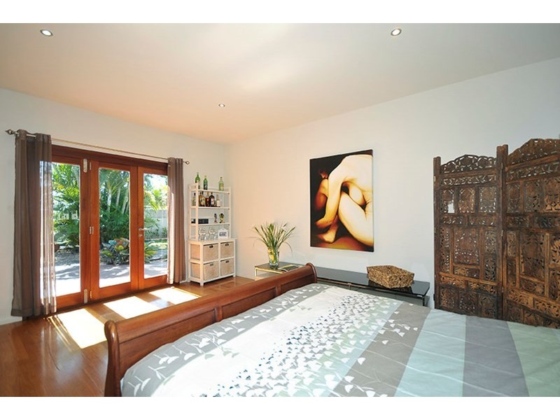 29 Boongala Road, Broadbeach Waters QLD 4218