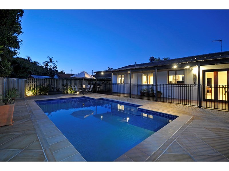 29 Boongala Road, Broadbeach Waters QLD 4218