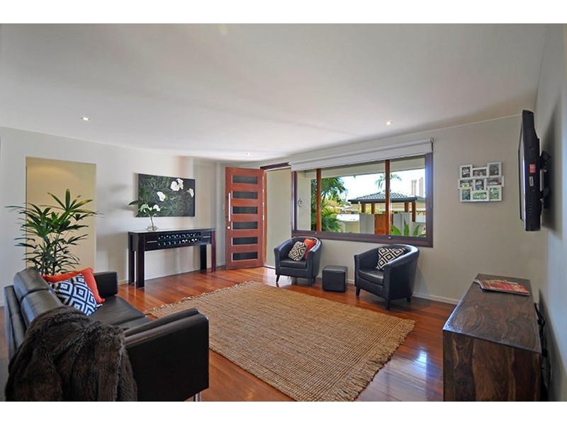29 Boongala Road, Broadbeach Waters QLD 4218