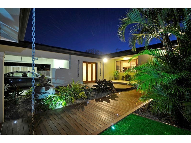 29 Boongala Road, Broadbeach Waters QLD 4218