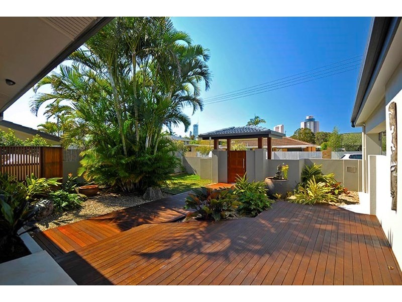 29 Boongala Road, Broadbeach Waters QLD 4218
