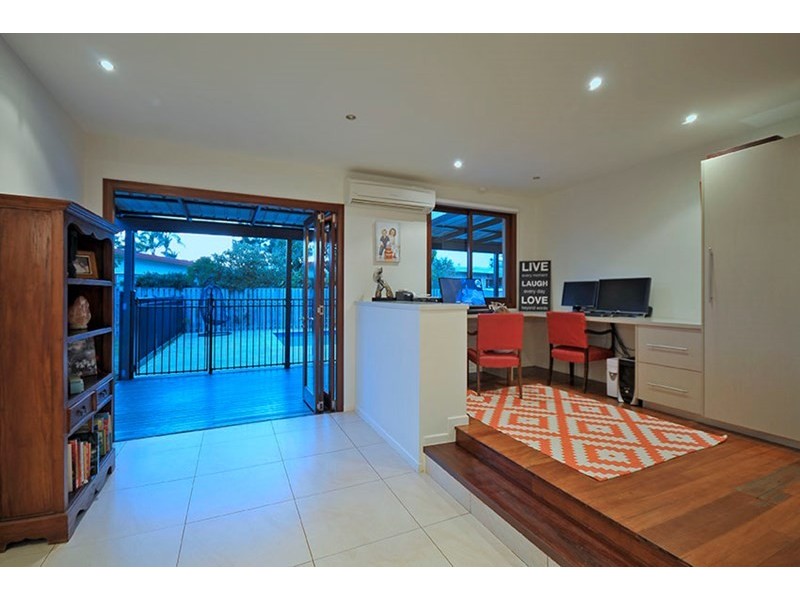 29 Boongala Road, Broadbeach Waters QLD 4218
