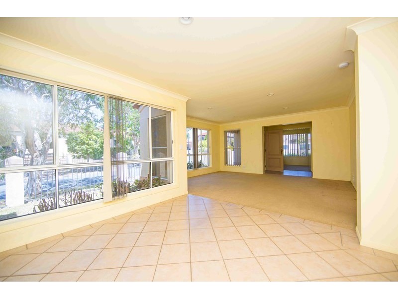 12 Concord Circuit, Robina QLD 4226