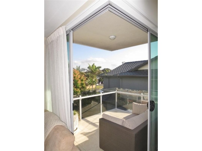 2304 Gold Coast Highway, Mermaid Beach QLD 4218