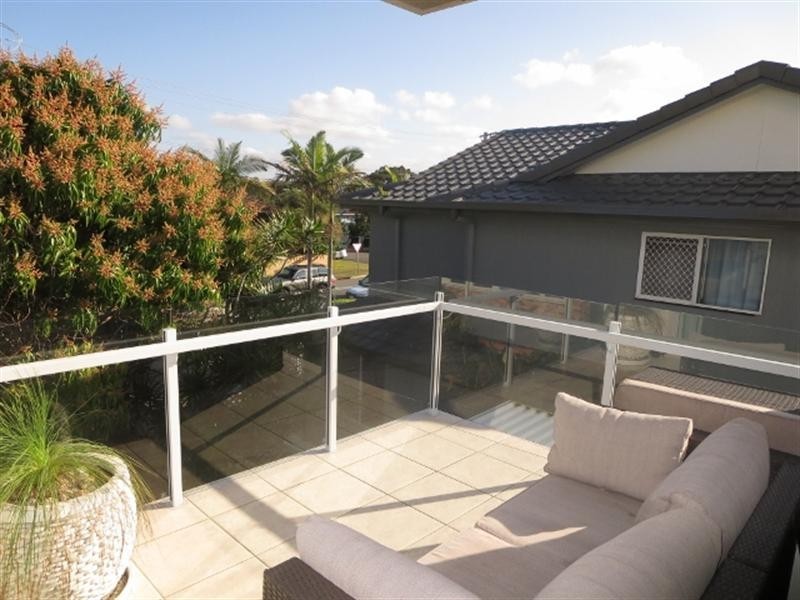 2304 Gold Coast Highway, Mermaid Beach QLD 4218