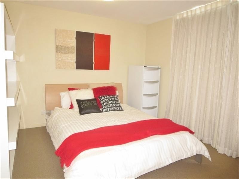 2304 Gold Coast Highway, Mermaid Beach QLD 4218