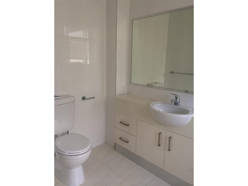 10/3 Beach Parade, Broadbeach QLD 4218