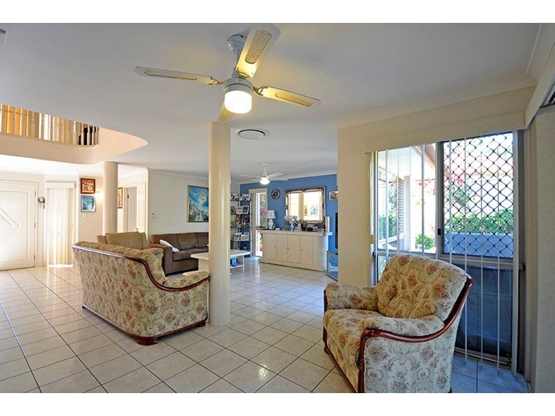 5 Lisa Court, Arundel QLD 4214