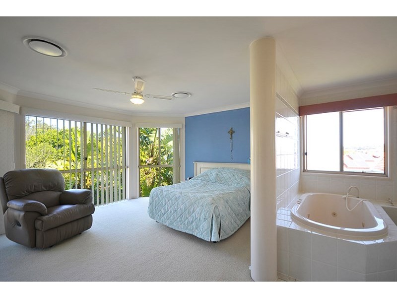 5 Lisa Court, Arundel QLD 4214