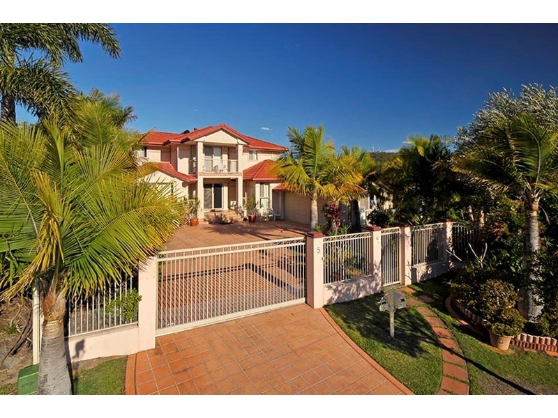 5 Lisa Court, Arundel QLD 4214