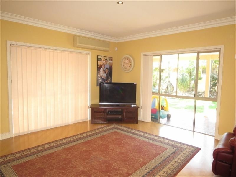 36 Beauty Point Drive, Robina QLD 4226