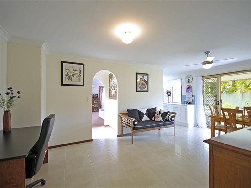 8 Twin Oaks Place, Varsity Lakes QLD 4227