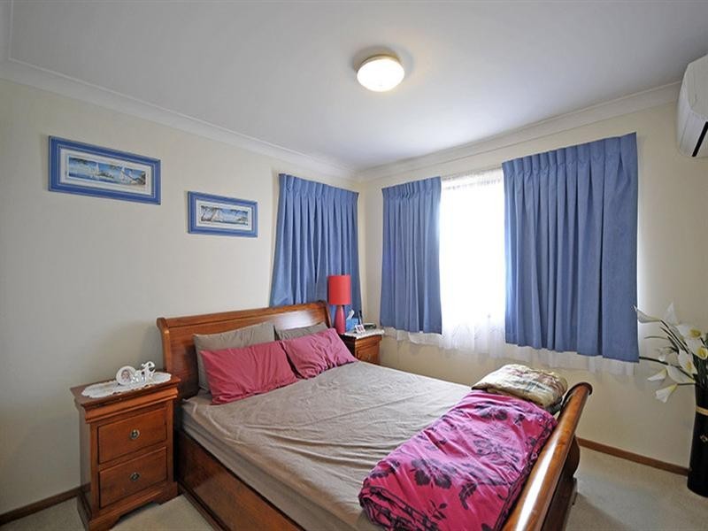 8 Twin Oaks Place, Varsity Lakes QLD 4227