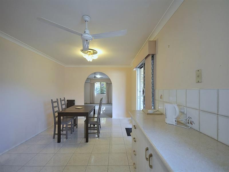 31 Manakin Avenue, Burleigh Waters QLD 4220