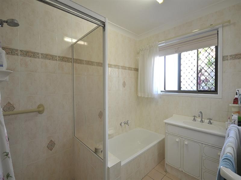 31 Manakin Avenue, Burleigh Waters QLD 4220