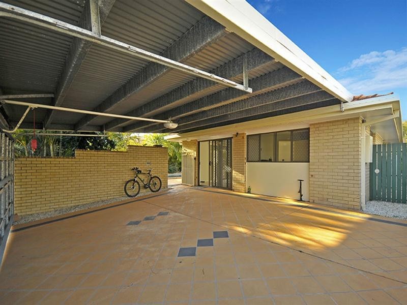 31 Manakin Avenue, Burleigh Waters QLD 4220