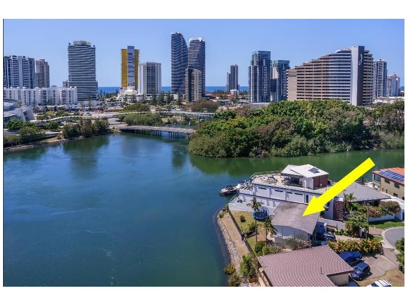 22 Lakeland Key, Broadbeach Waters QLD 4218