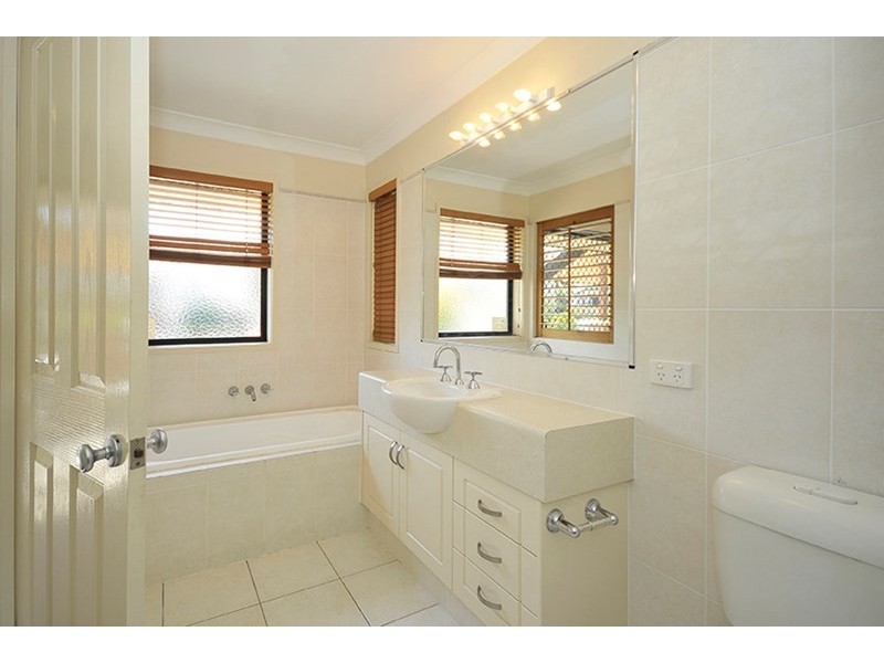 2/16 Belmont Drive, Varsity Lakes QLD 4227