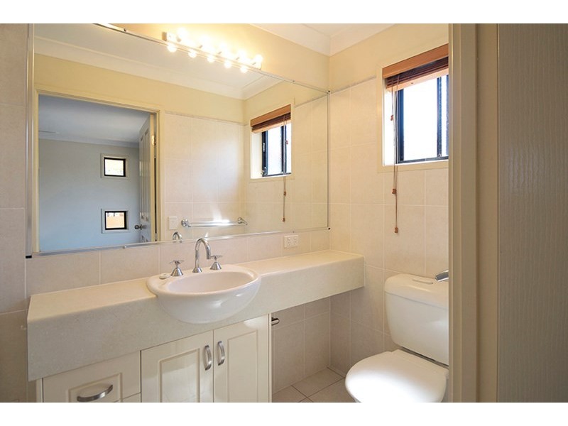 2/16 Belmont Drive, Varsity Lakes QLD 4227