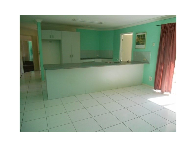 124 Henry Cotton Drive, Arundel QLD 4214