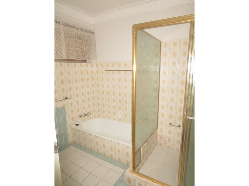 87 Sovereign Drive, Mermaid Waters QLD 4218