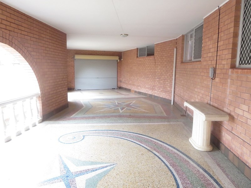 87 Sovereign Drive, Mermaid Waters QLD 4218