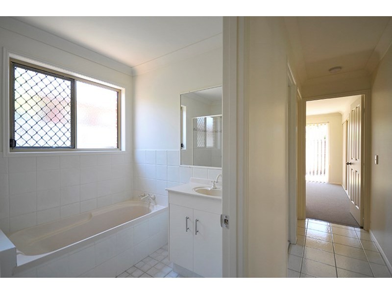 2/21 Belrose Boulevard, Varsity Lakes QLD 4227