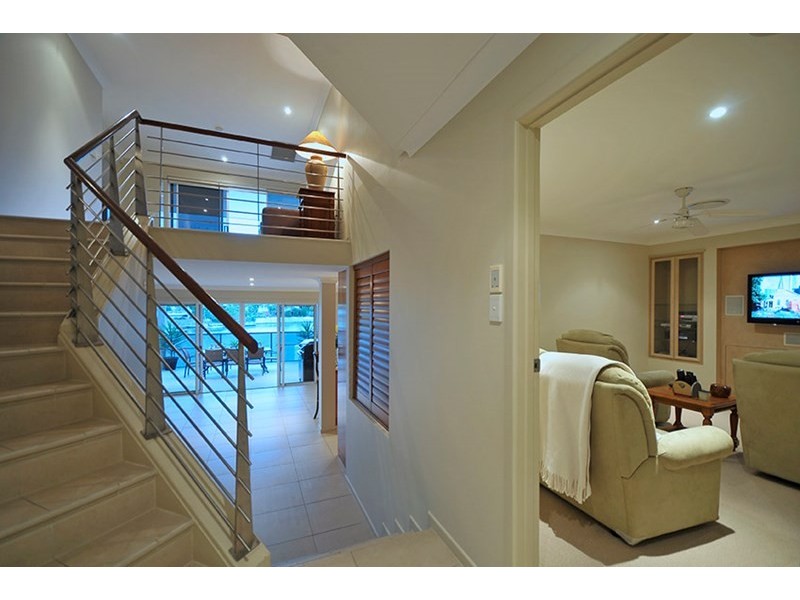 6 Portobello Drive, Mermaid Waters QLD 4218