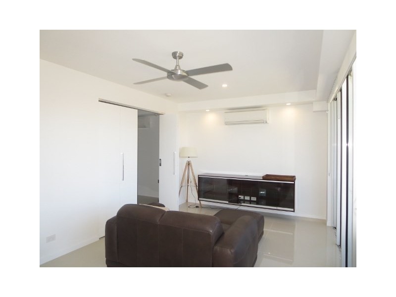 304/46-48 Peerless Avenue, Mermaid Beach QLD 4218