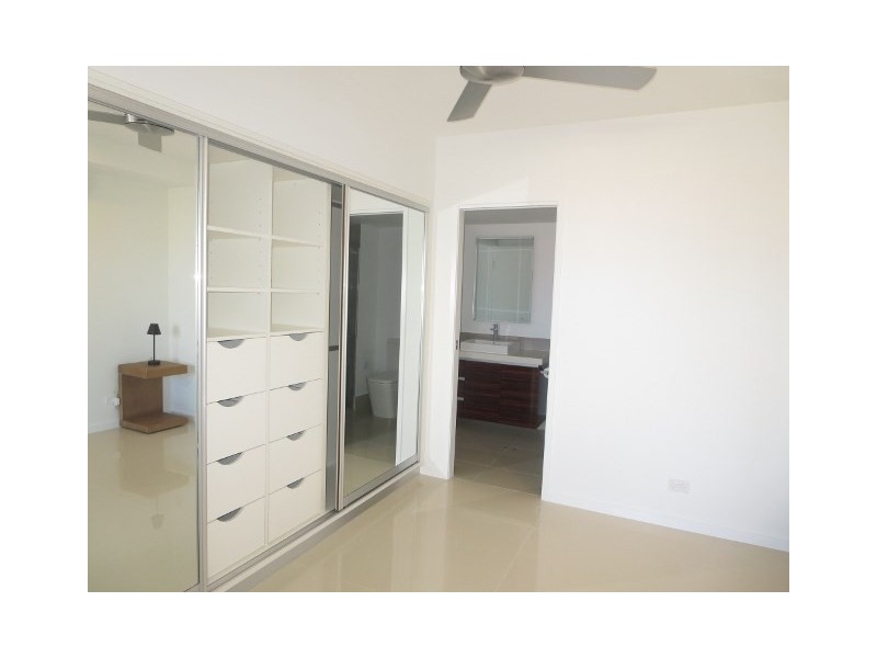 304/46-48 Peerless Avenue, Mermaid Beach QLD 4218