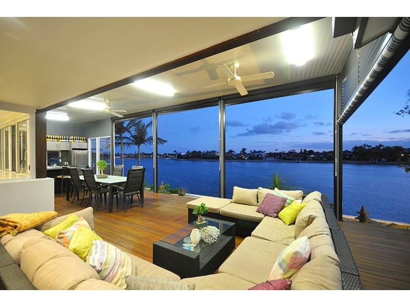 7 Salacia Avenue, Mermaid Waters QLD 4218